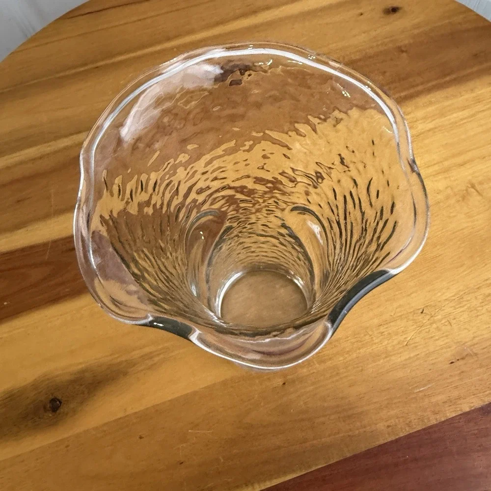 Anchor Hocking Clear‎ Textured Glass Flower Vase Heart Imprint Ruffle Edge VTG
